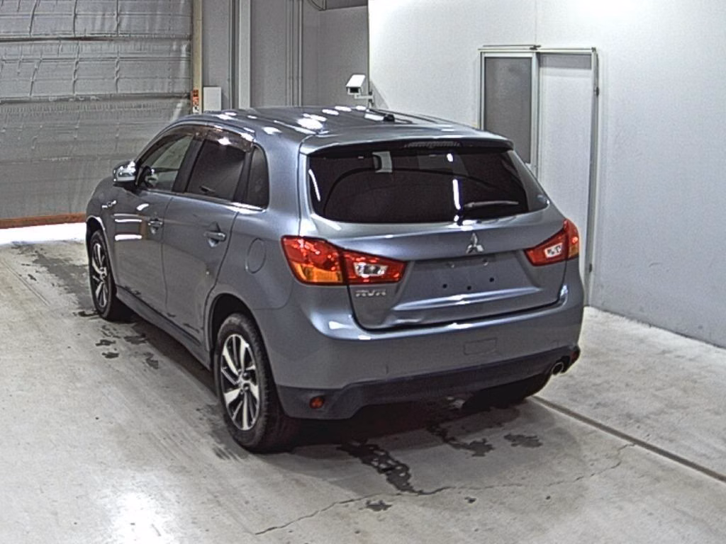 MITSUBISHI RVR