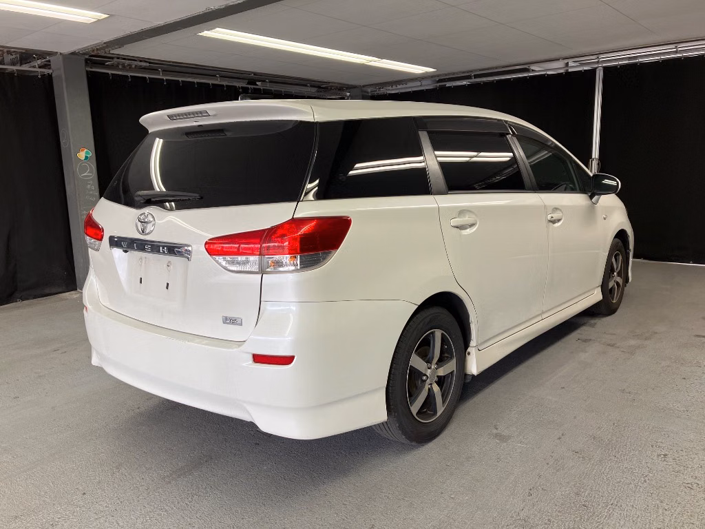 TOYOTA WISH