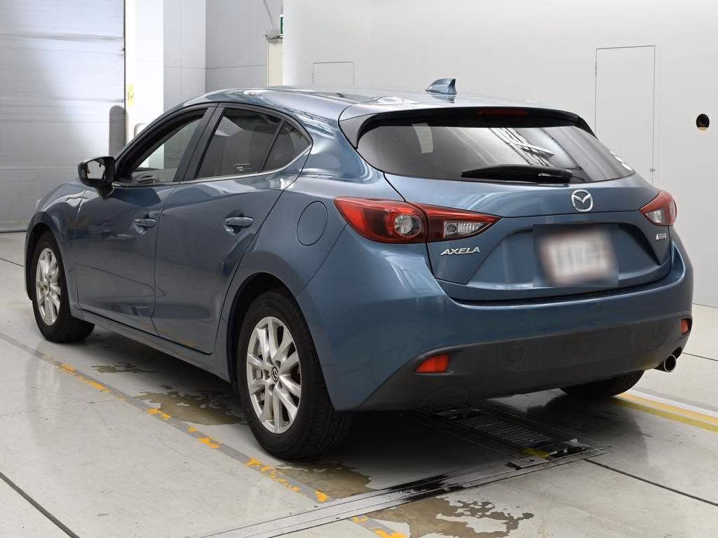 MAZDA AXELA