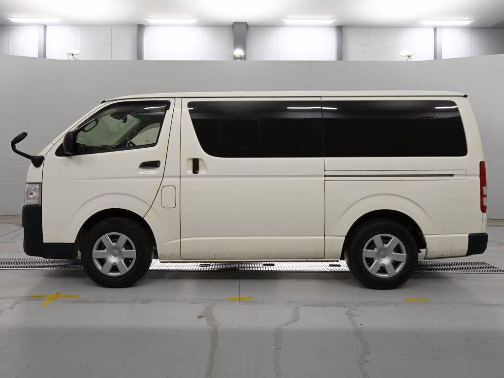 TOYOTA REGIUS ACE