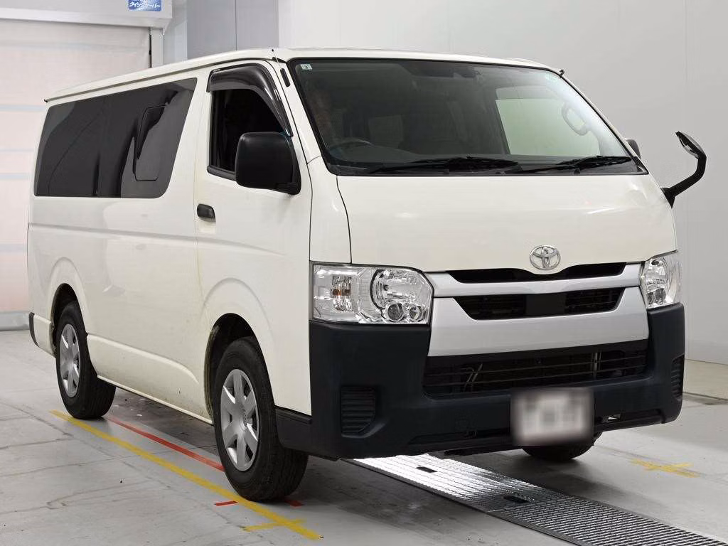 TOYOTA REGIUS ACE