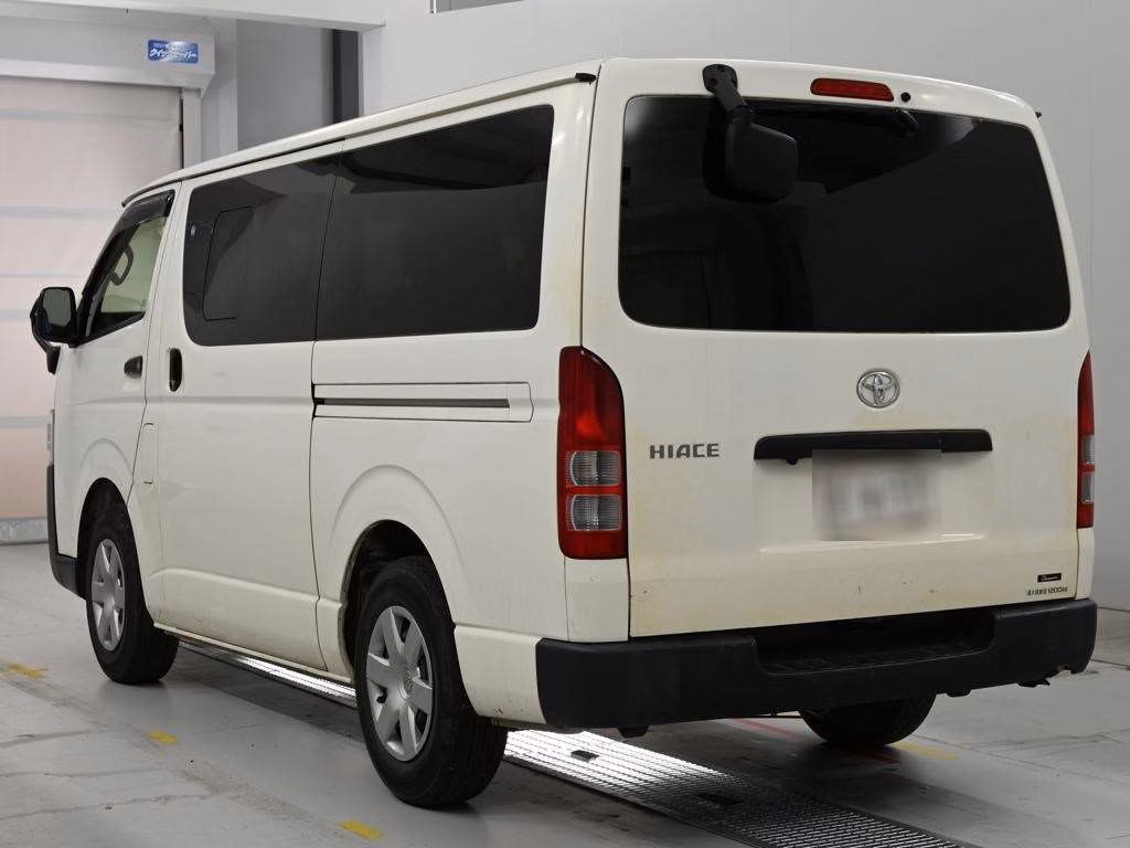 TOYOTA REGIUS ACE
