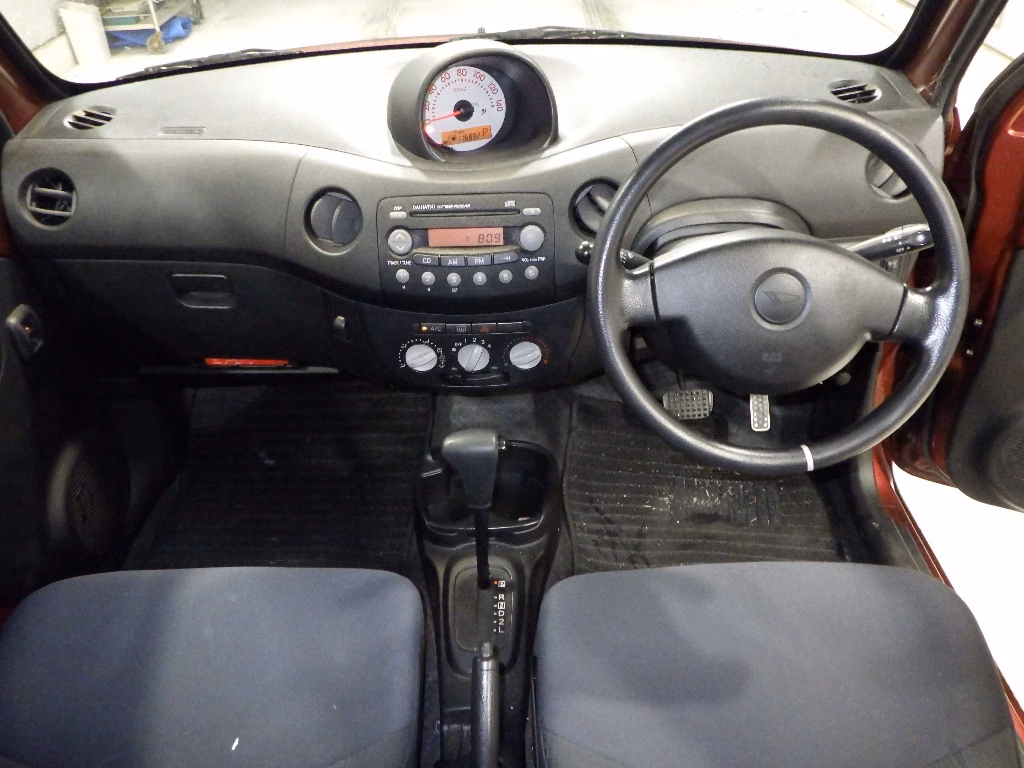 DAIHATSU ESSE