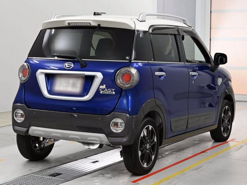 DAIHATSU CAST