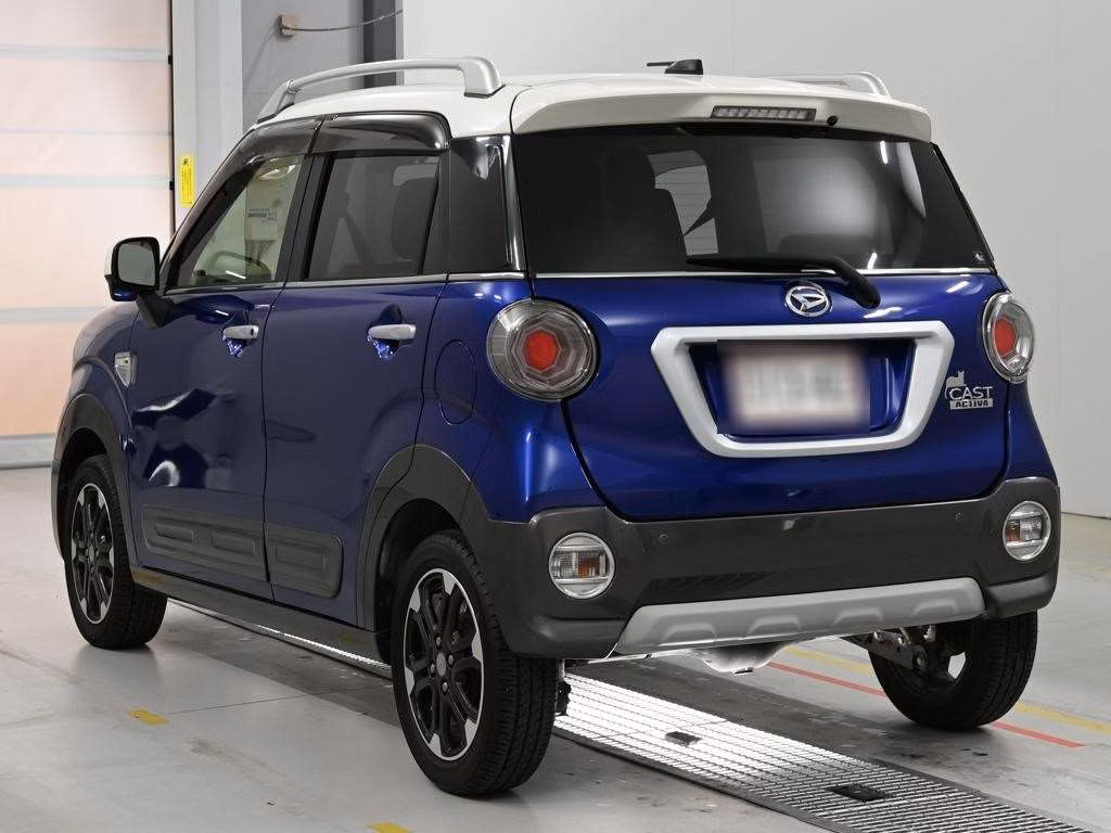 DAIHATSU CAST