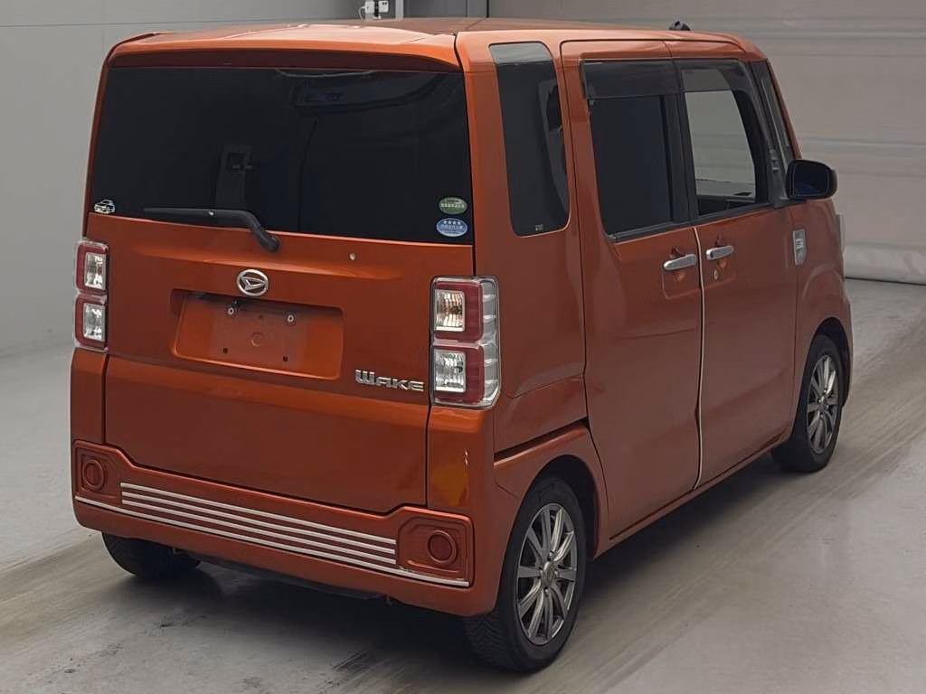 DAIHATSU WAKE