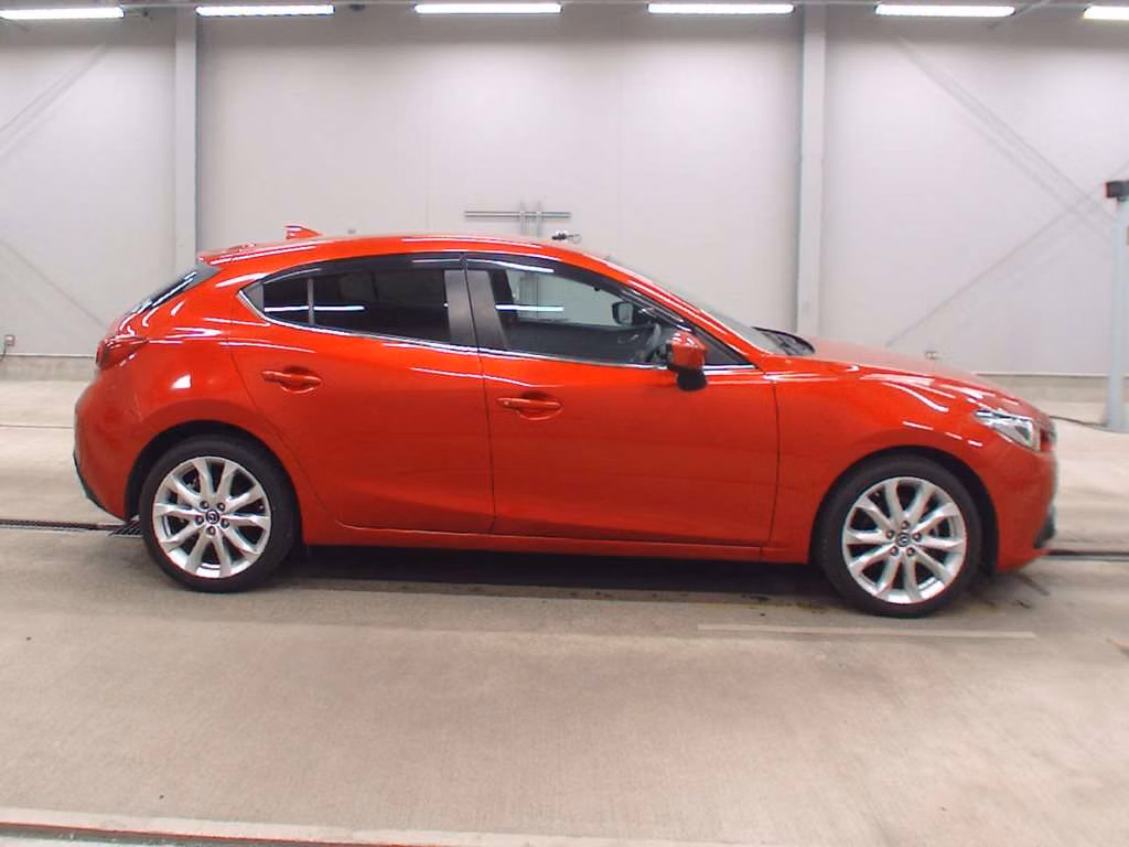 MAZDA AXELA