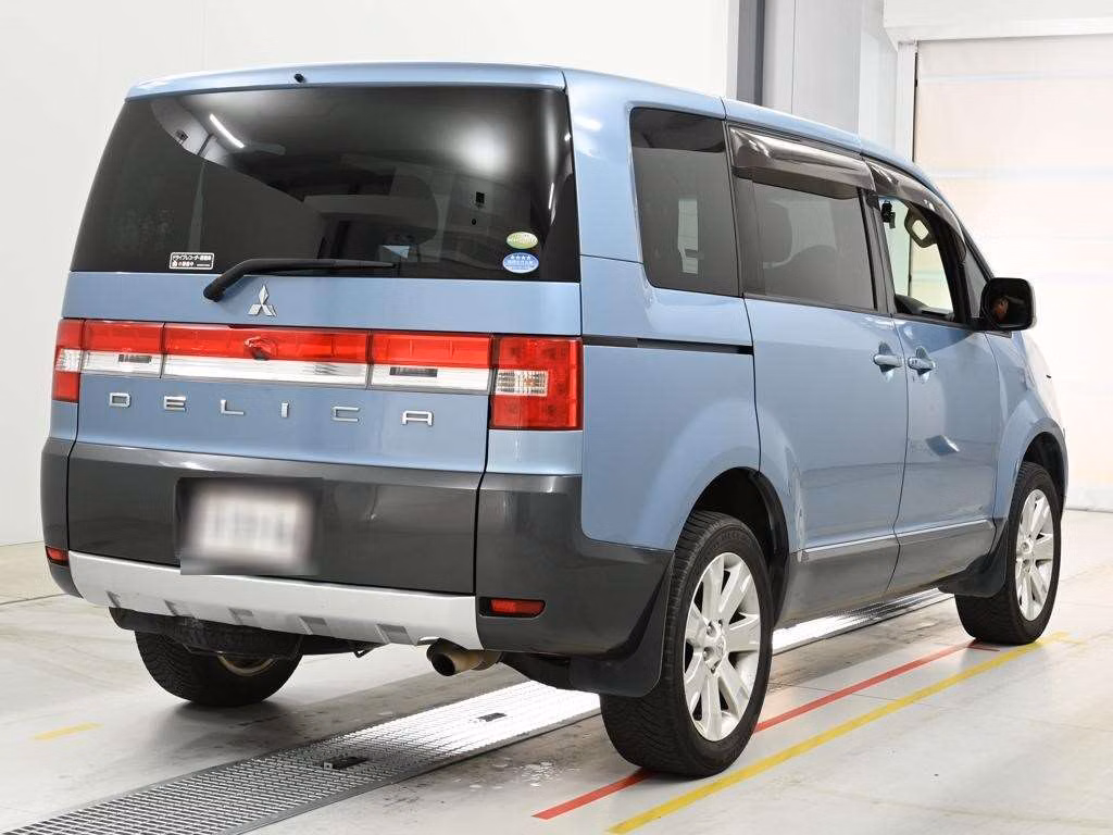 MITSUBISHI DELICA D:5