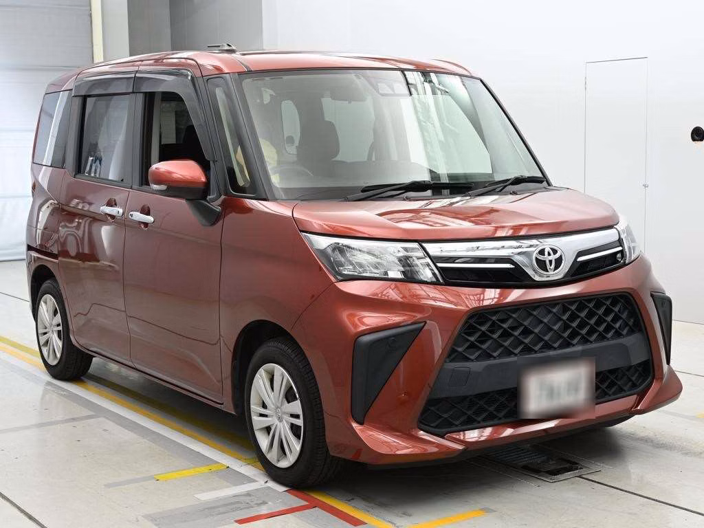 TOYOTA ROOMY