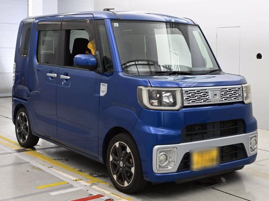DAIHATSU WAKE