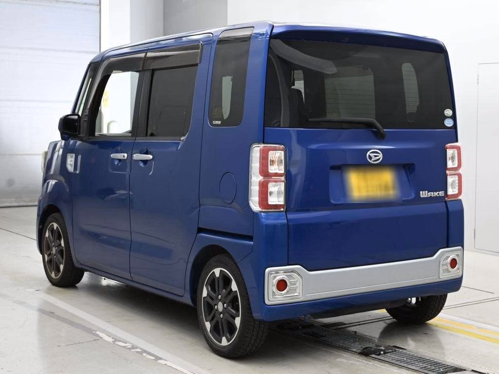 DAIHATSU WAKE