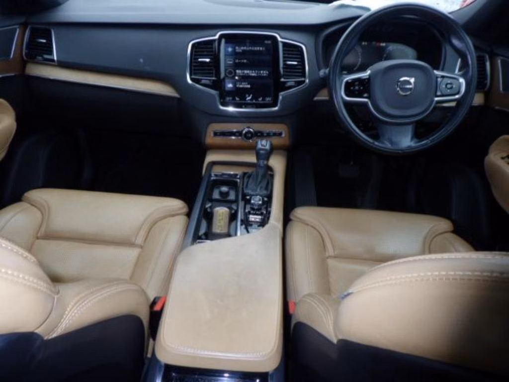 VOLVO XC90
