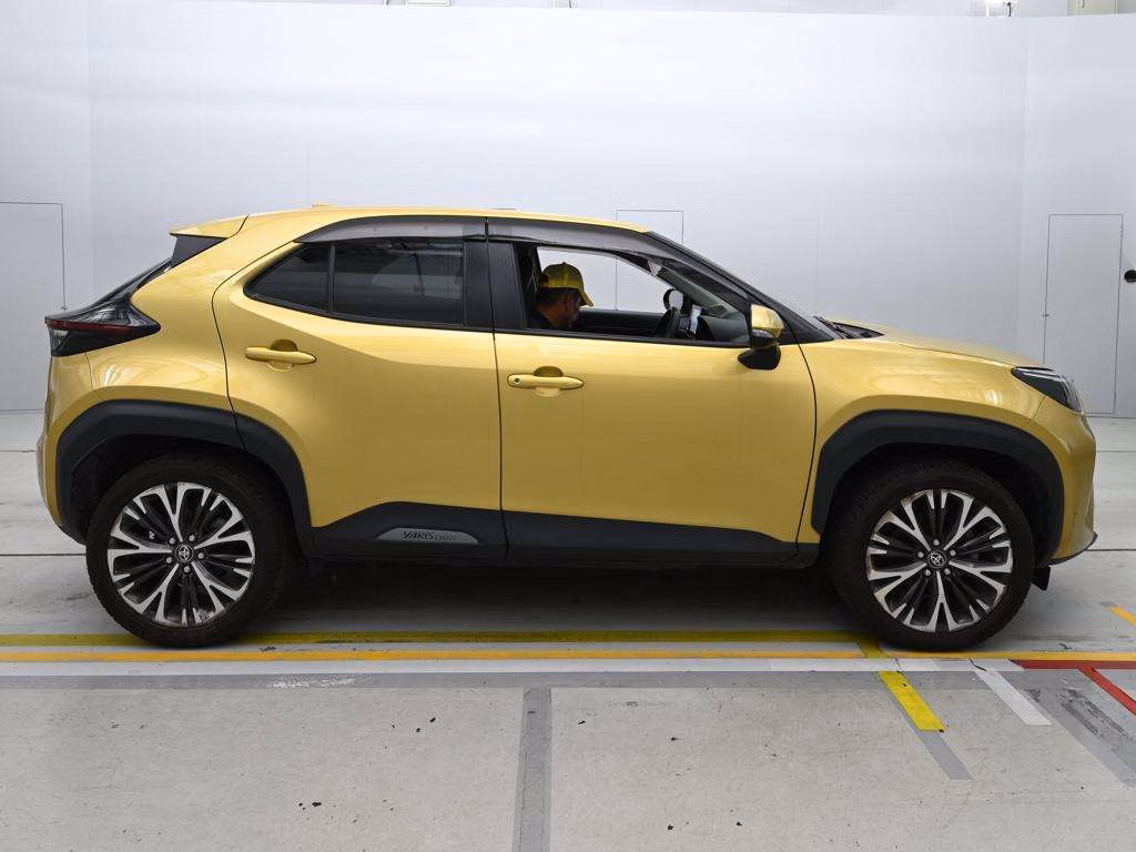 TOYOTA YARIS CROSS