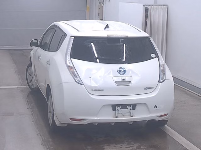 NISSAN LEAF