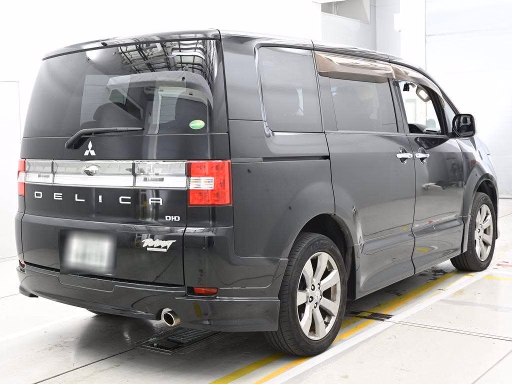 MITSUBISHI DELICA D:5