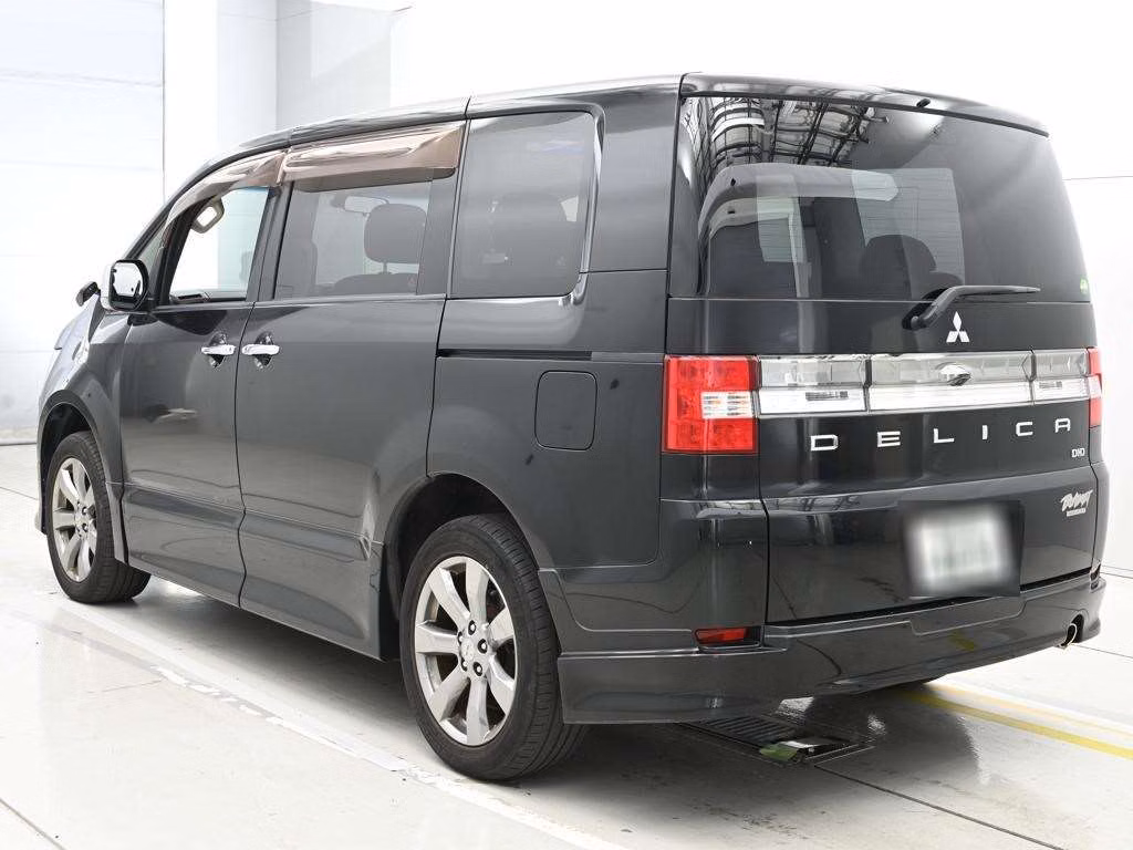 MITSUBISHI DELICA D:5