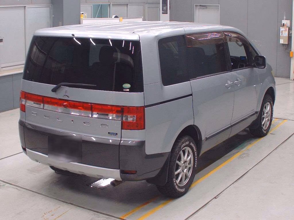 MITSUBISHI DELICA D:5