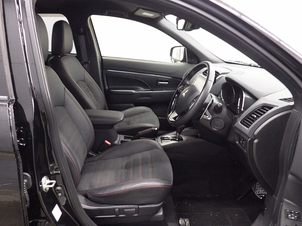 MITSUBISHI RVR