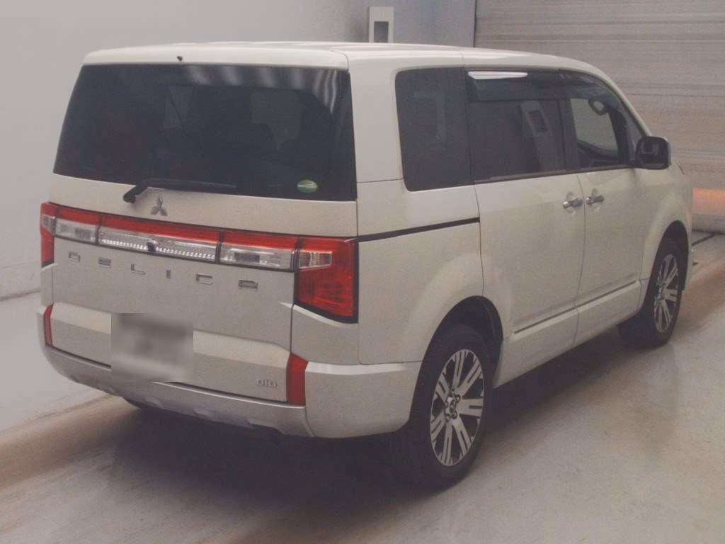 MITSUBISHI DELICA D:5
