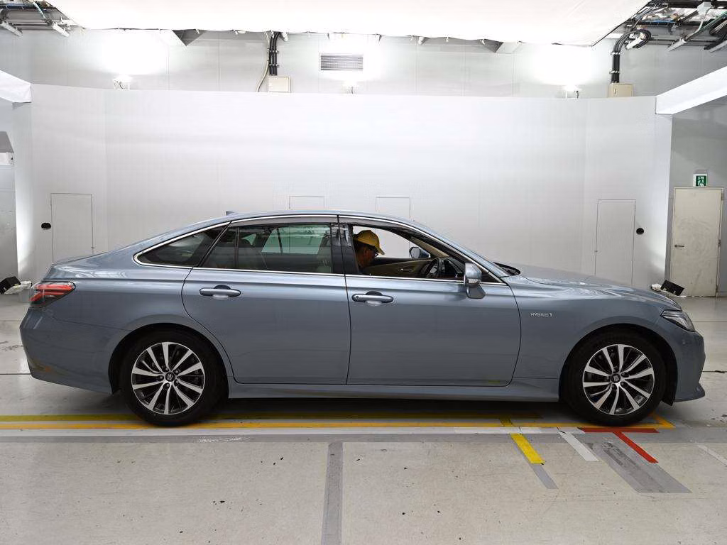 TOYOTA CROWN