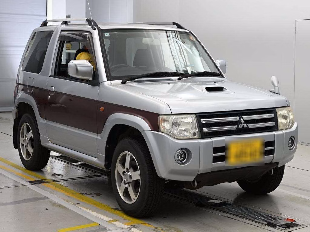 MITSUBISHI PAJERO MINI