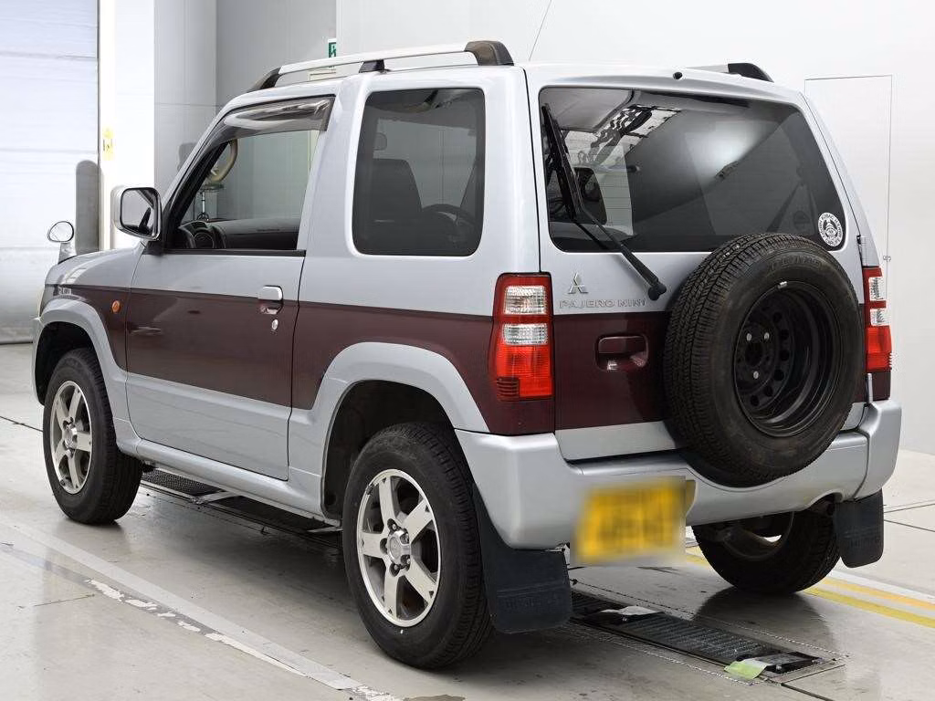 MITSUBISHI PAJERO MINI