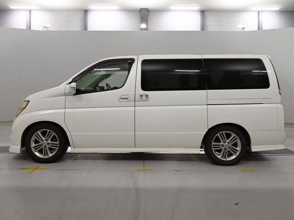 NISSAN ELGRAND