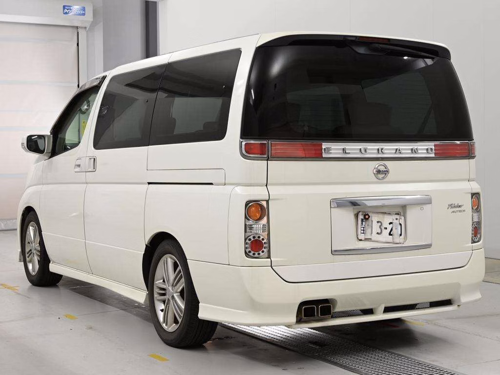 NISSAN ELGRAND