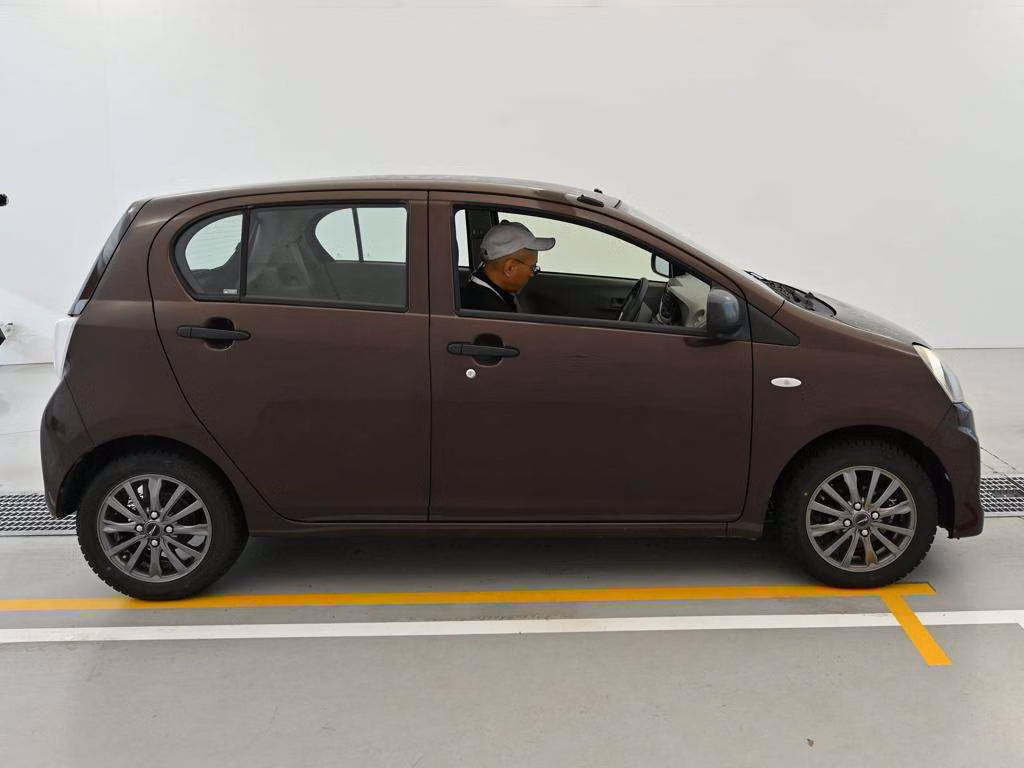 SUBARU PLEO PLUS