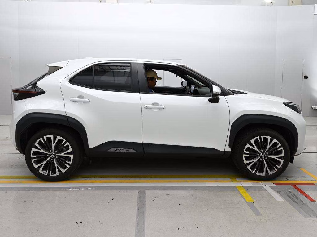TOYOTA YARIS CROSS