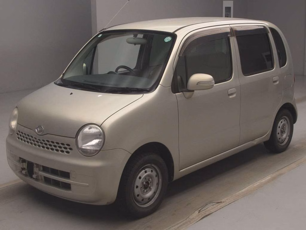 DAIHATSU MOVE LATTE