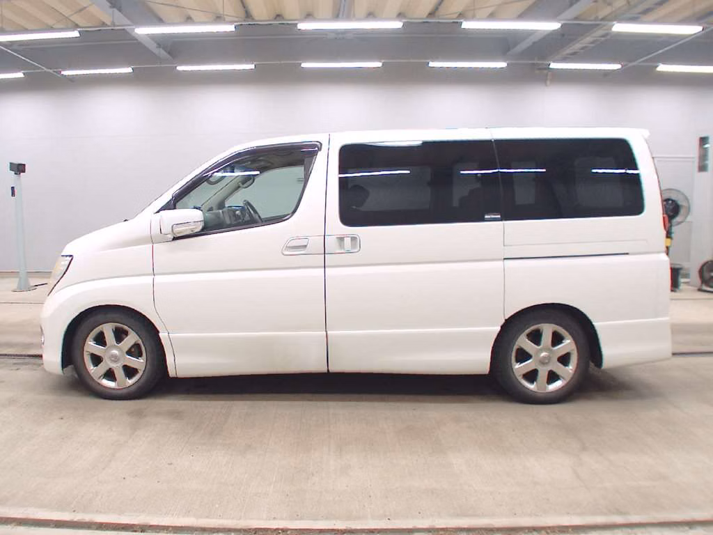 NISSAN ELGRAND