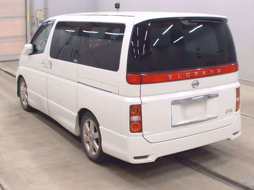 NISSAN ELGRAND