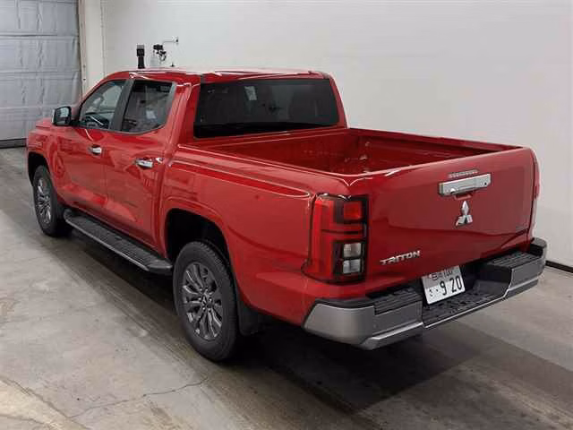 MITSUBISHI TRITON