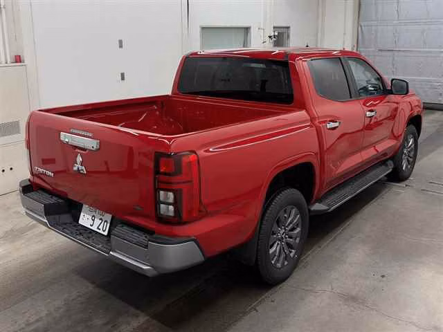 MITSUBISHI TRITON