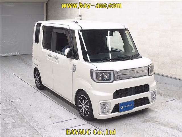 DAIHATSU WAKE