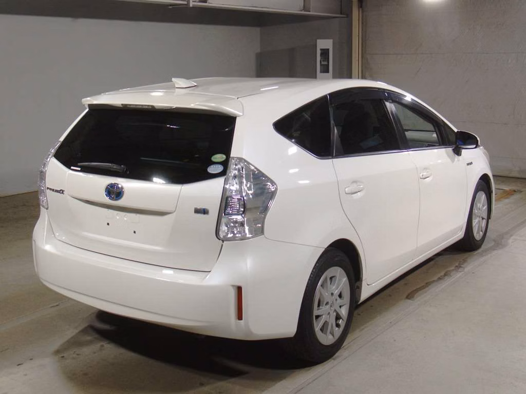 TOYOTA PRIUS ALPHA