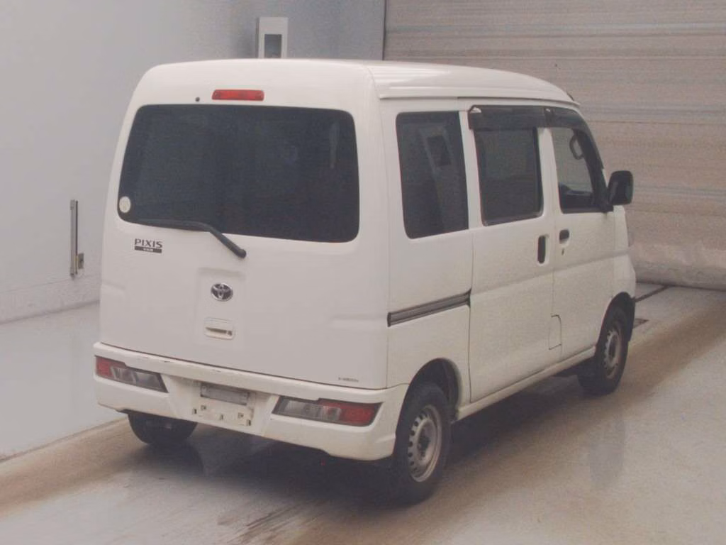 TOYOTA PIXIS VAN