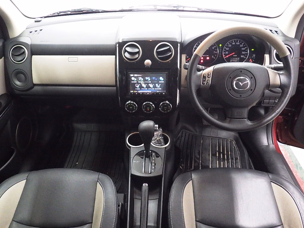 MAZDA VERISA