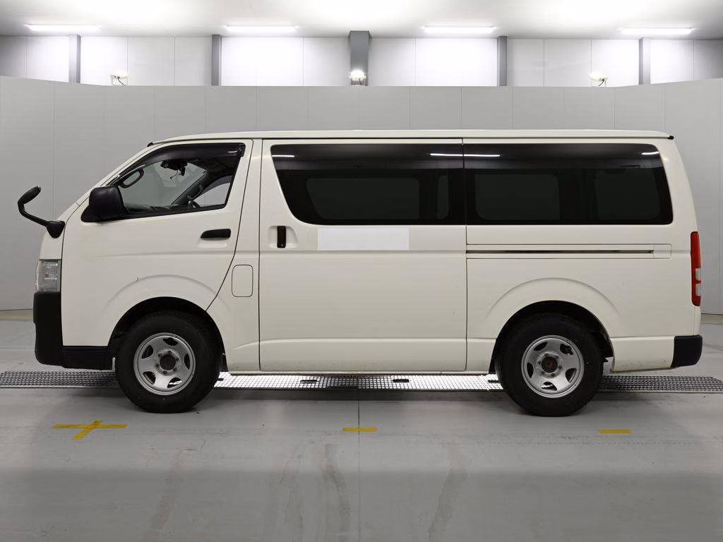 TOYOTA REGIUS ACE