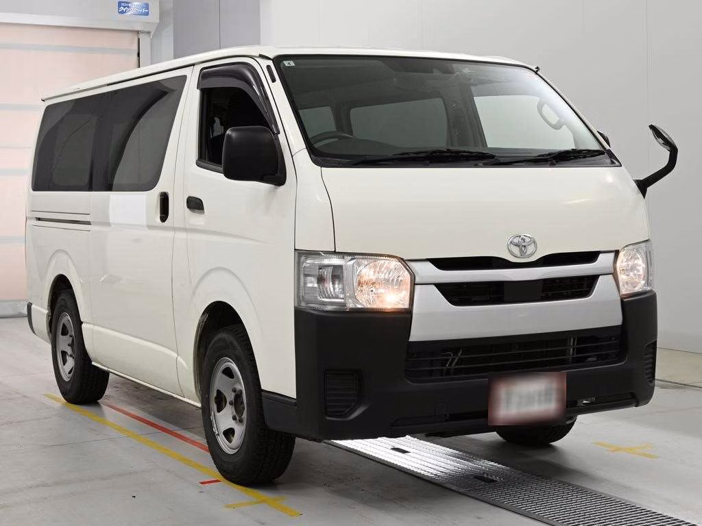 TOYOTA REGIUS ACE