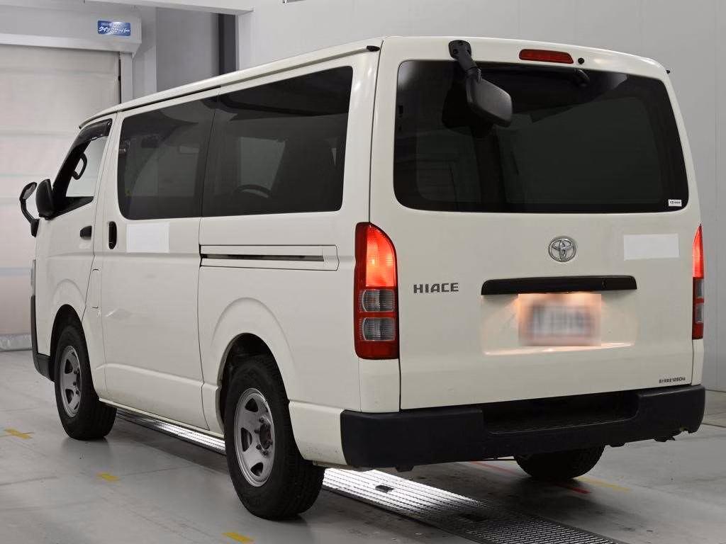 TOYOTA REGIUS ACE