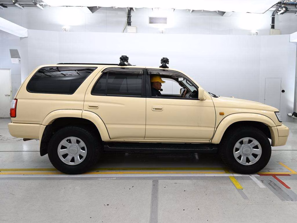TOYOTA HILUX SURF