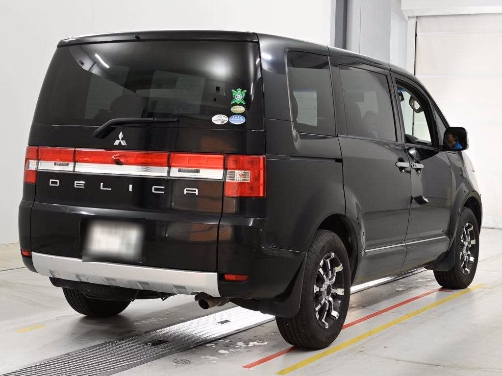 MITSUBISHI DELICA D:5