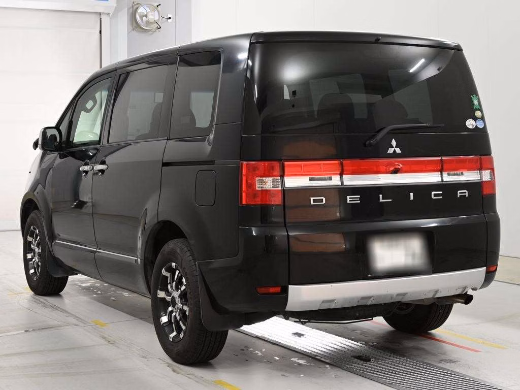 MITSUBISHI DELICA D:5