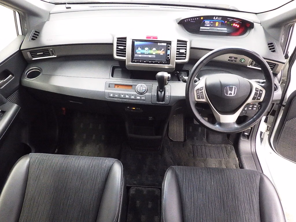 HONDA FREED SPIKE