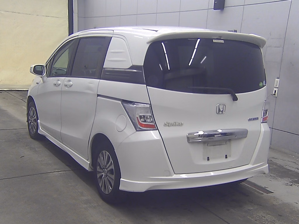 HONDA FREED SPIKE