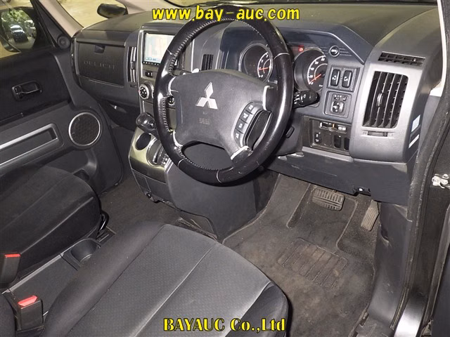 MITSUBISHI DELICA D:5