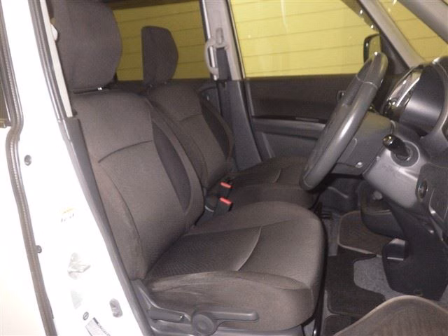 MITSUBISHI DELICA D:2