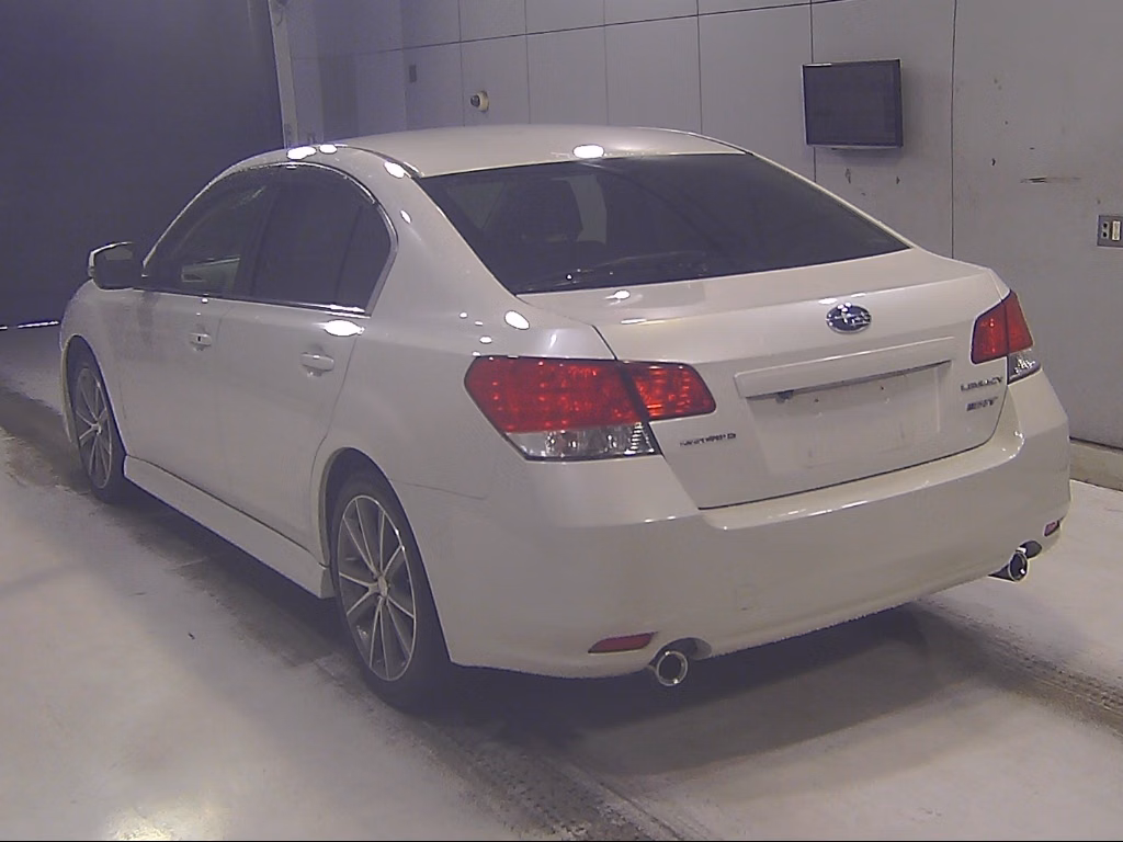 SUBARU LEGACY B4